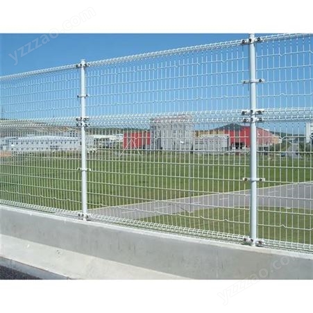 双圈护栏网公路护栏网、铁路护栏网、桥梁护栏网、体育围网