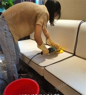 提供大兴布艺皮革沙发清洁服务 专业团队高效率 适用地毯地面清洗